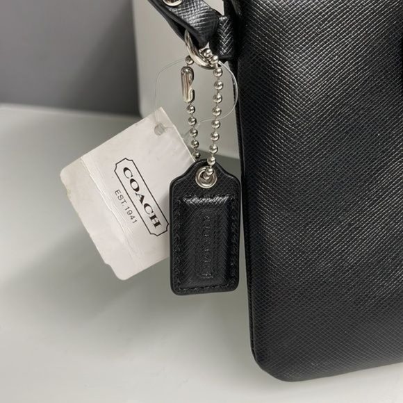 Coach Darcy leather bow wristlet - Picture 2 of 11